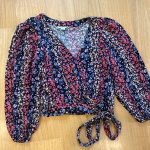 American Eagle crop top blouse